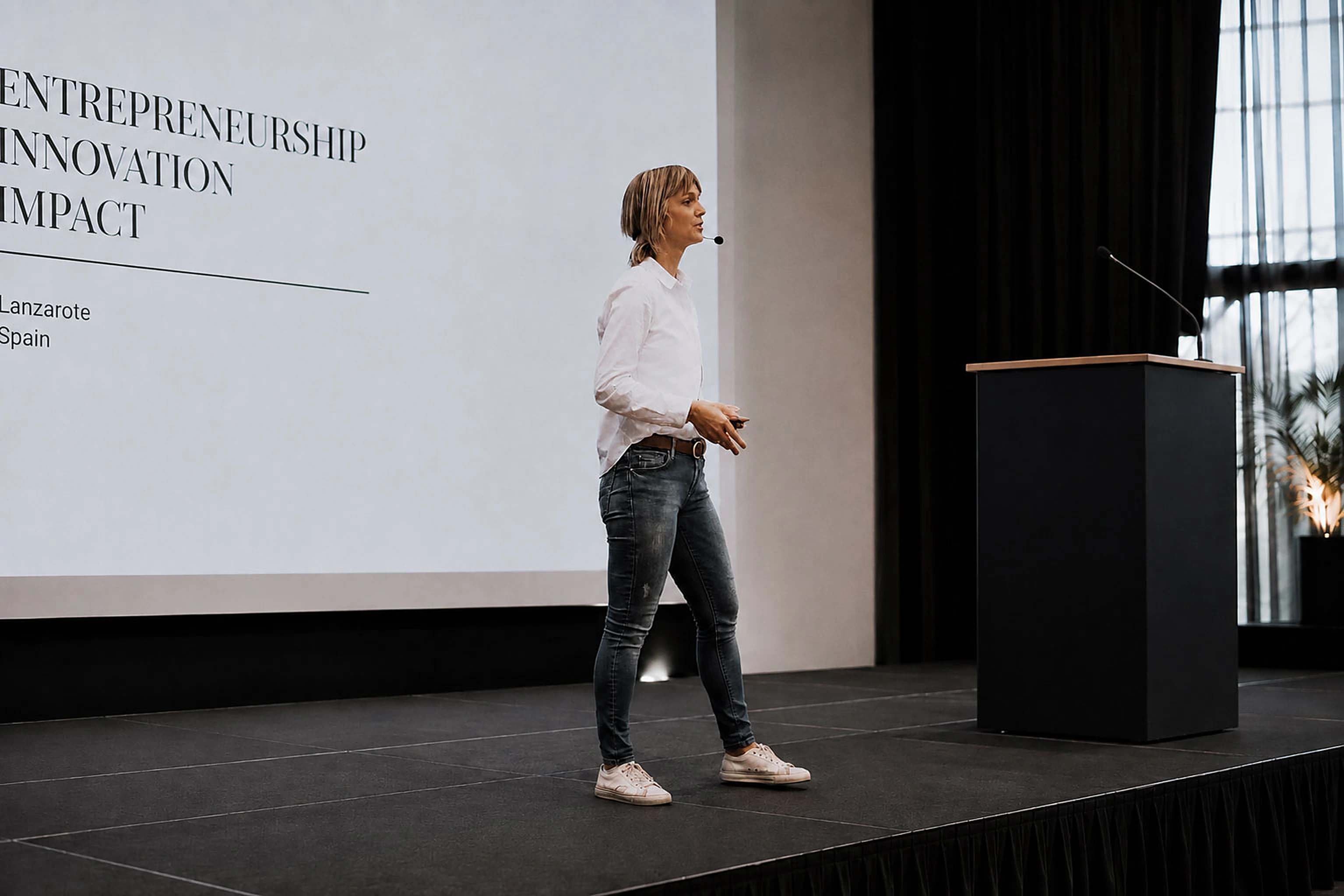 Marlene Merle speaking about entrepreneurship, innovation and impact in Lanzarote, Canary Islands
